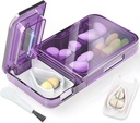 Pill Cutter Splitter pentru pastile mici sau mici. 2-in-1 Travel Pill Box & Pill Splitter - capacitate mare 4 Compartimente Pilula Organizator - Detasabil Nonslip V-shaped Pad. Wrap-Around Blade Guard (Purple)